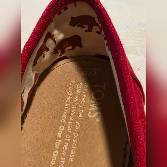 TOMS Red Classic Canvas Slip-On Size 9 Alpargata - Picture 6 of 10